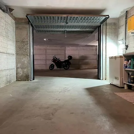 Casa Grillo, Vista Con Piscina E Box Auto *