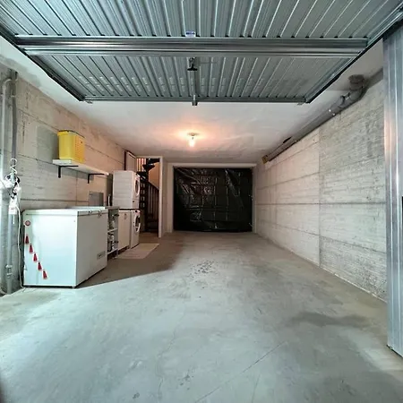 Casa Grillo, Vista Con Piscina E Box Auto Barcuzzi